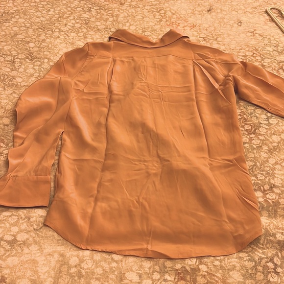 Everlane 100% Silk Blouse in Peach, Size Small - Picture 5 of 5